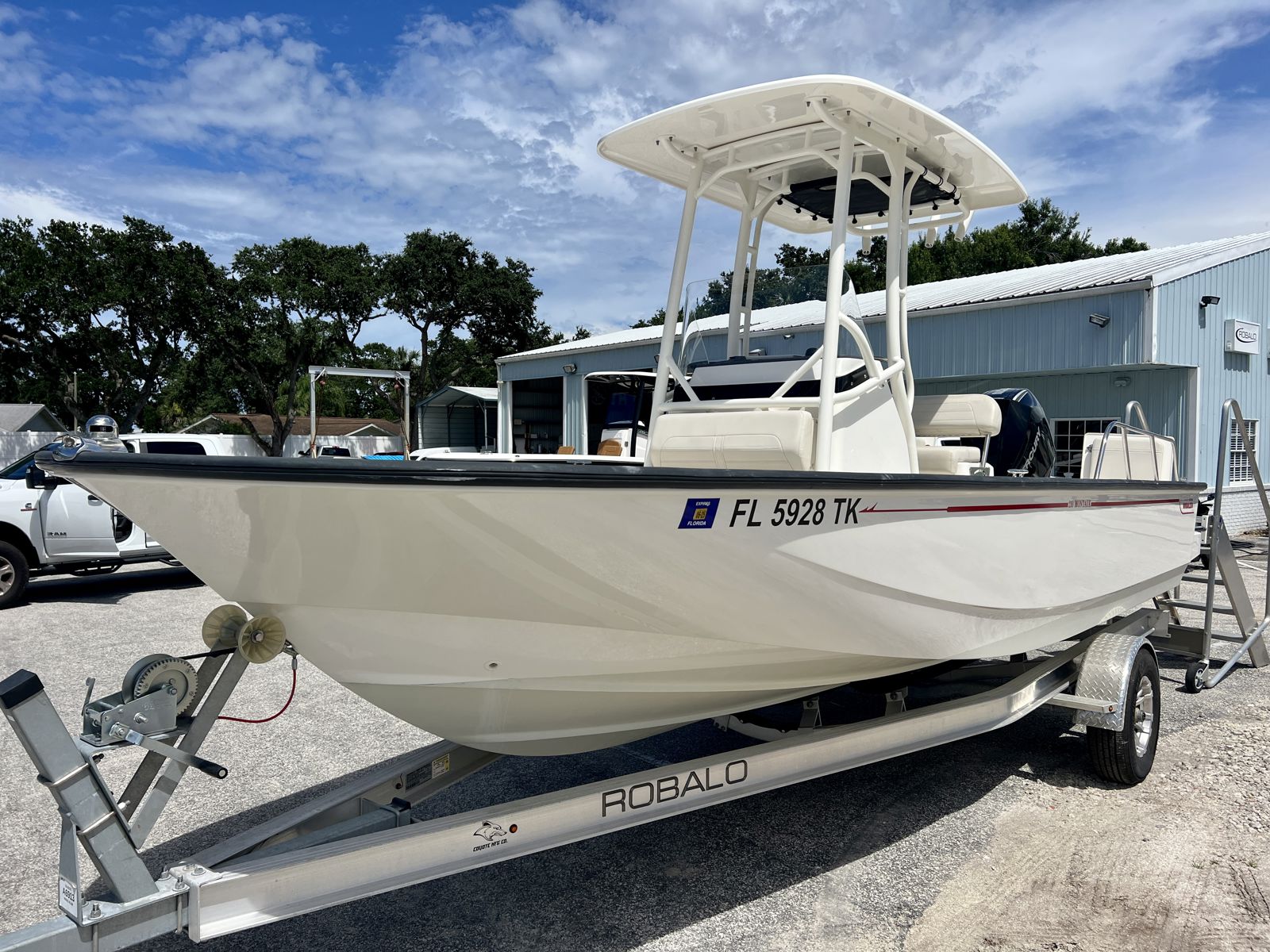 2023 Boston whaler 210 Montauk-4