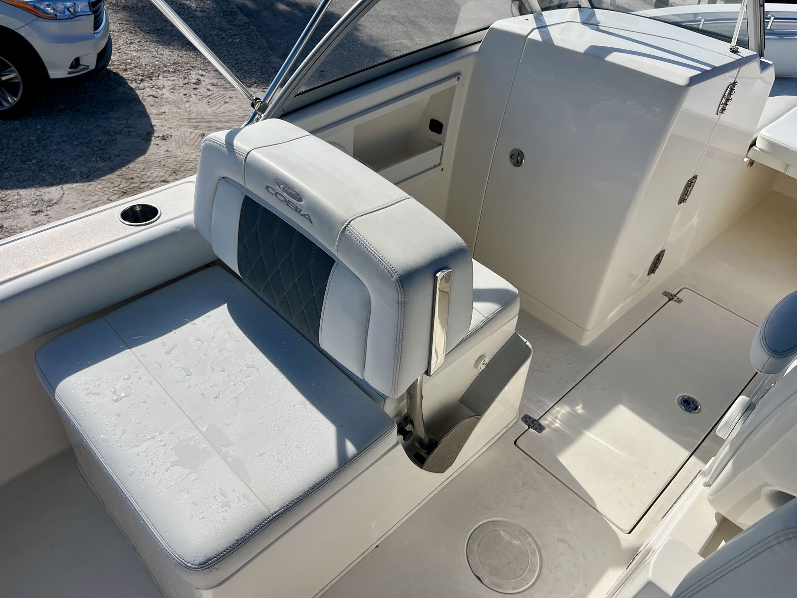 2023 Cobia 220dc Cobia DC-1-8