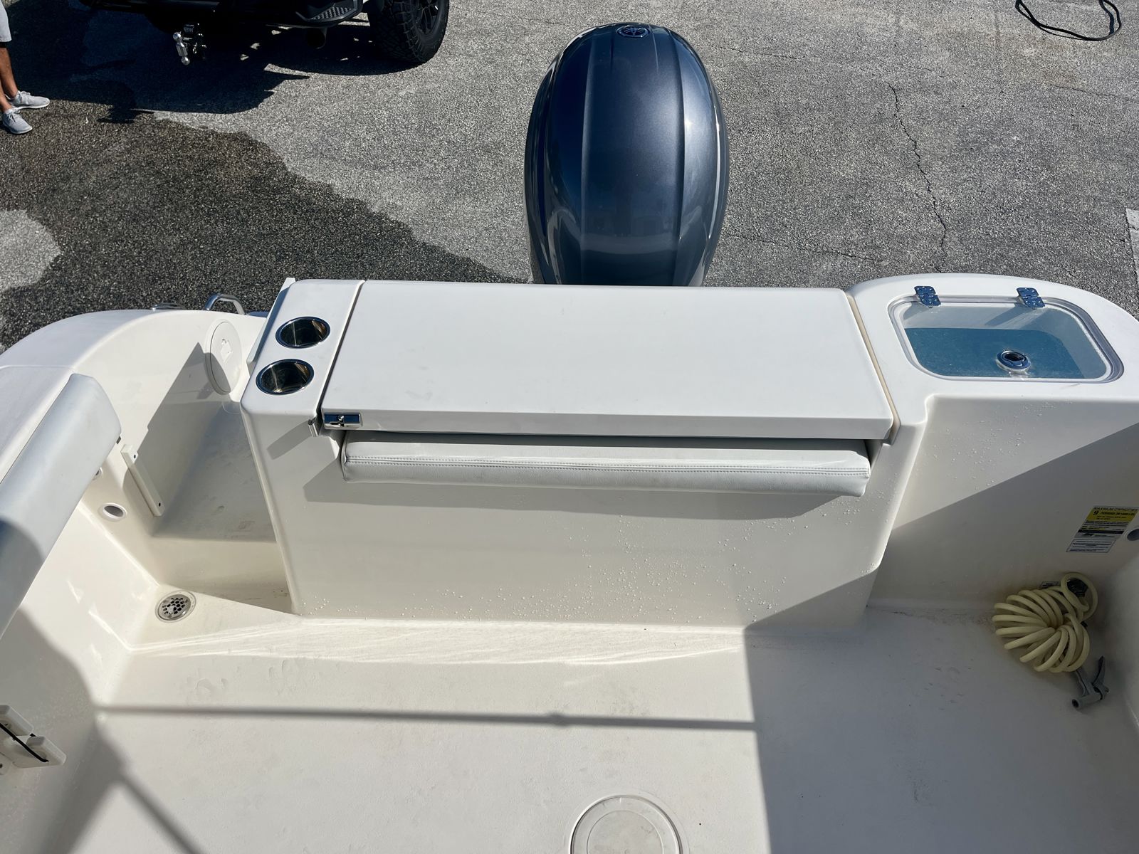2023 Cobia 220dc Cobia DC-1-12