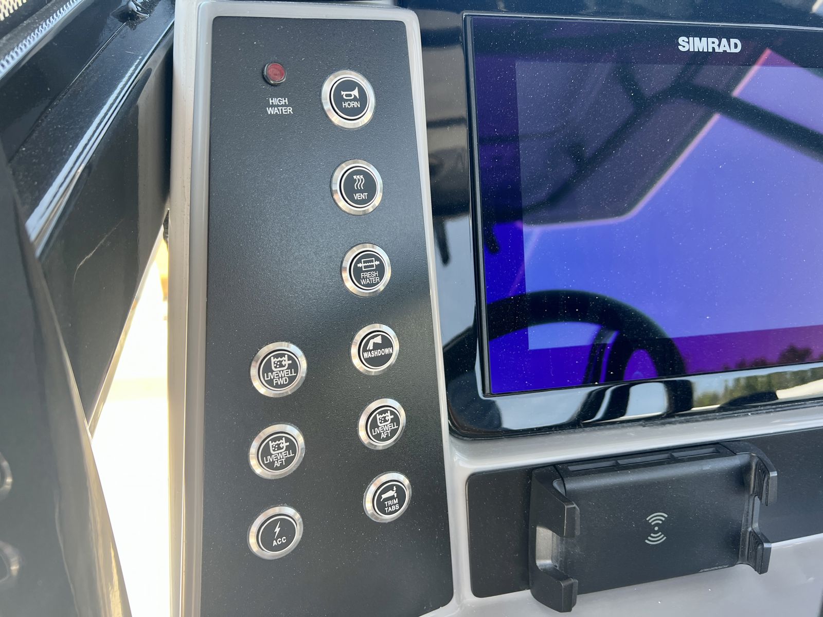 2025 Robalo 266 Cayman-26