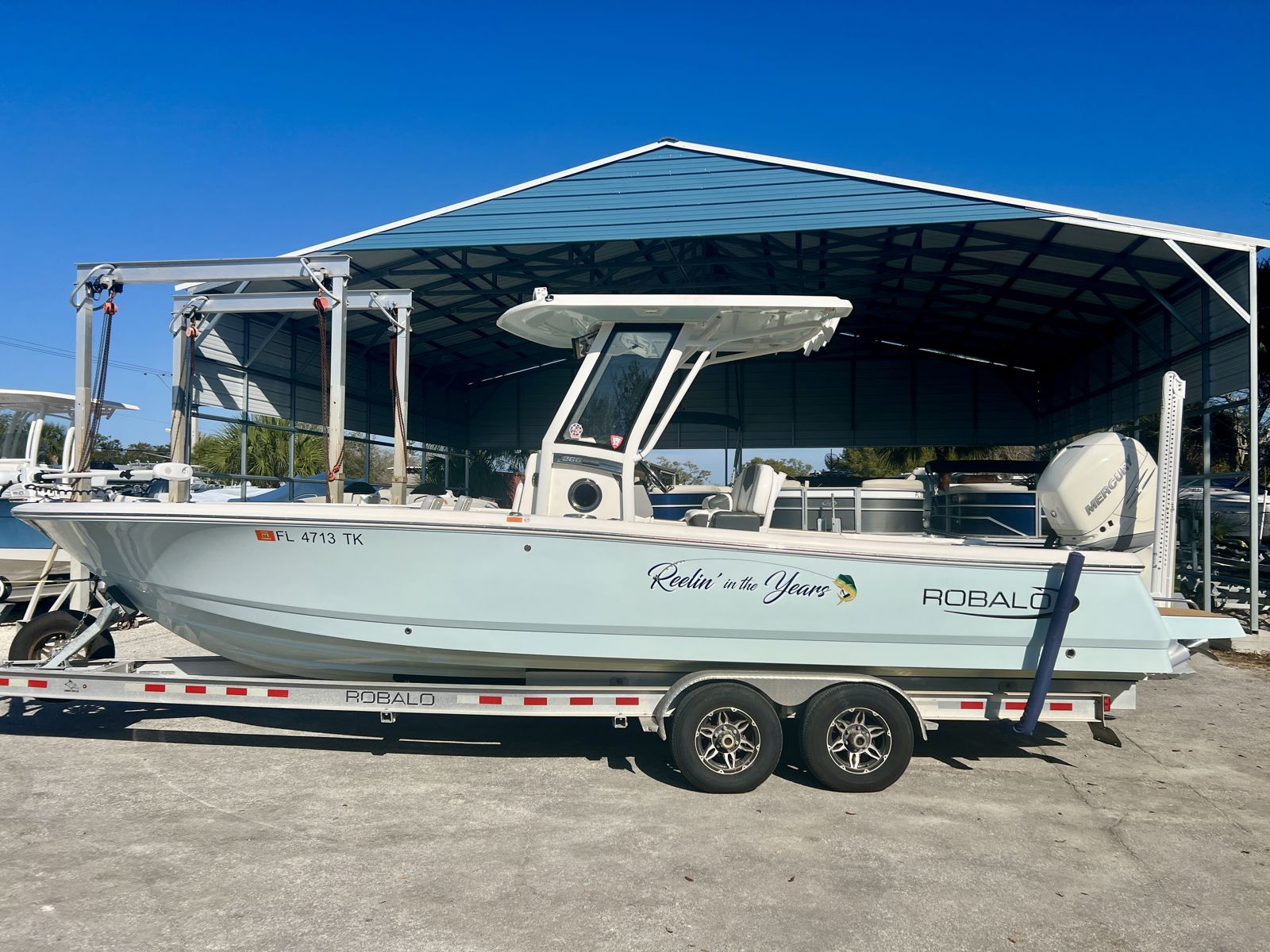 2023 Robalo 266 Cayman-2