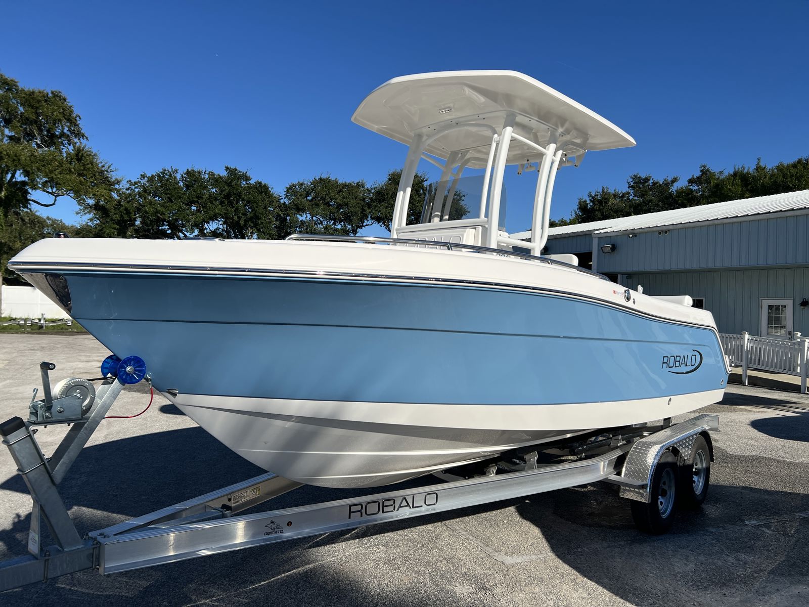 2026 Robalo R222-1