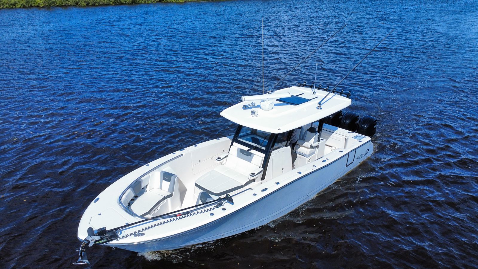 2022 Robalo R360-4