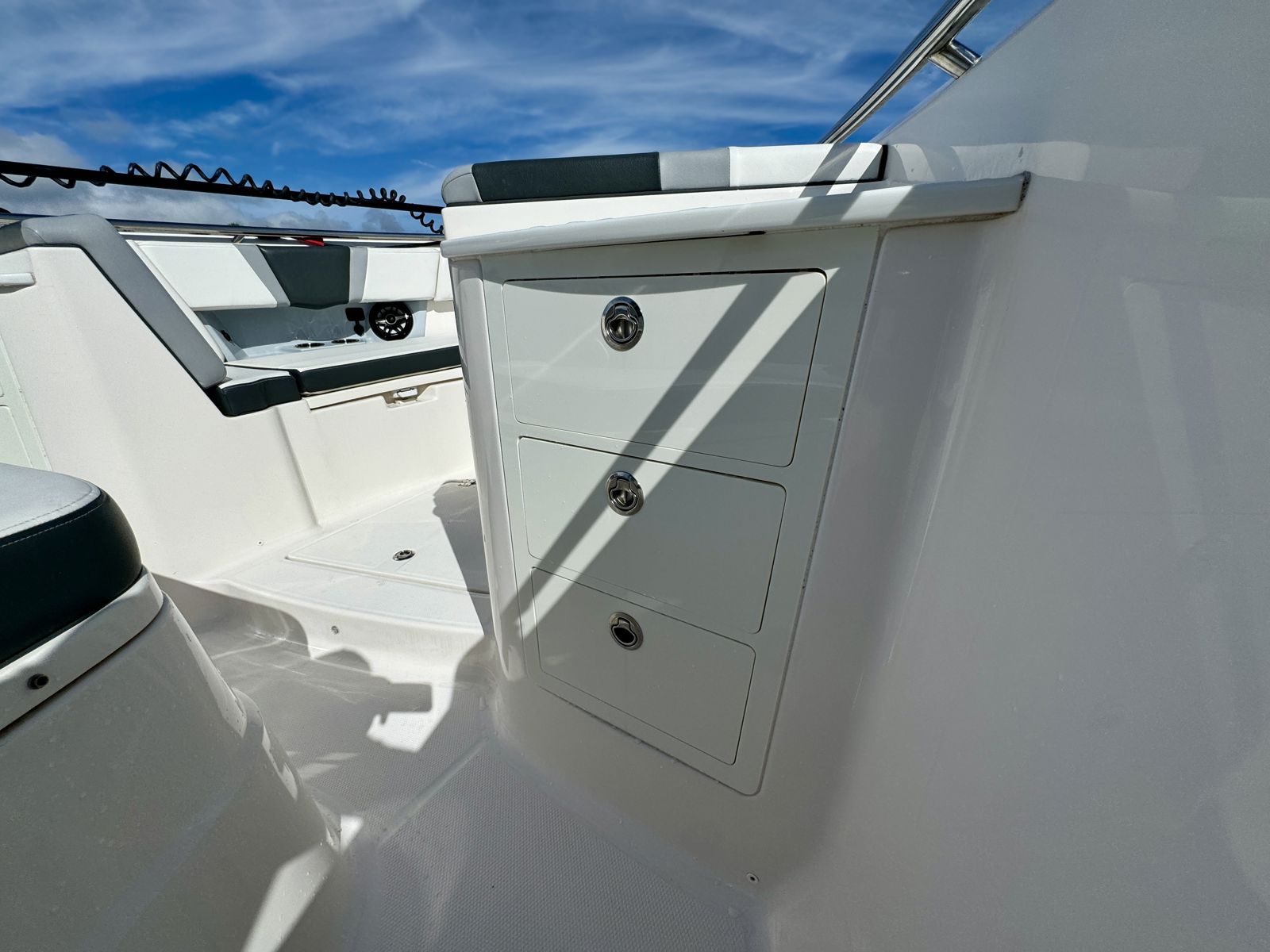 2022 Robalo R360-62