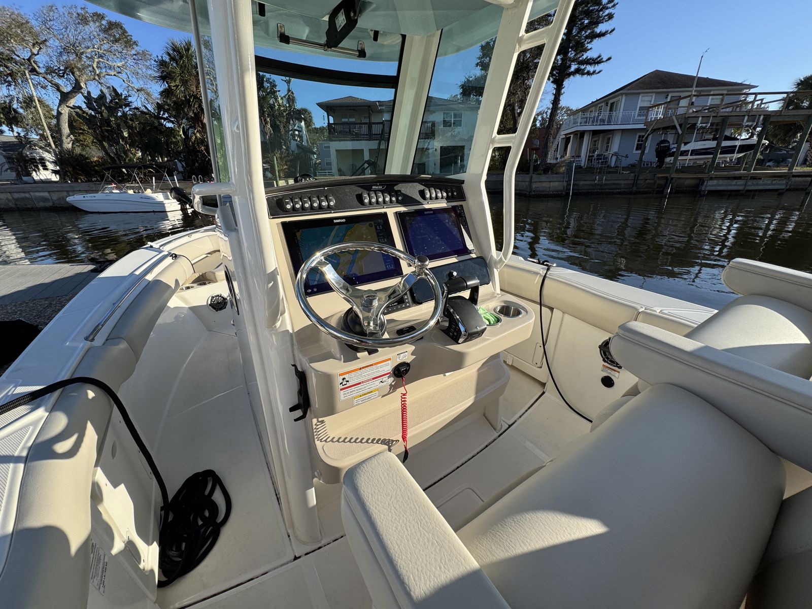 2023 Boston whaler 250 Outrage-19