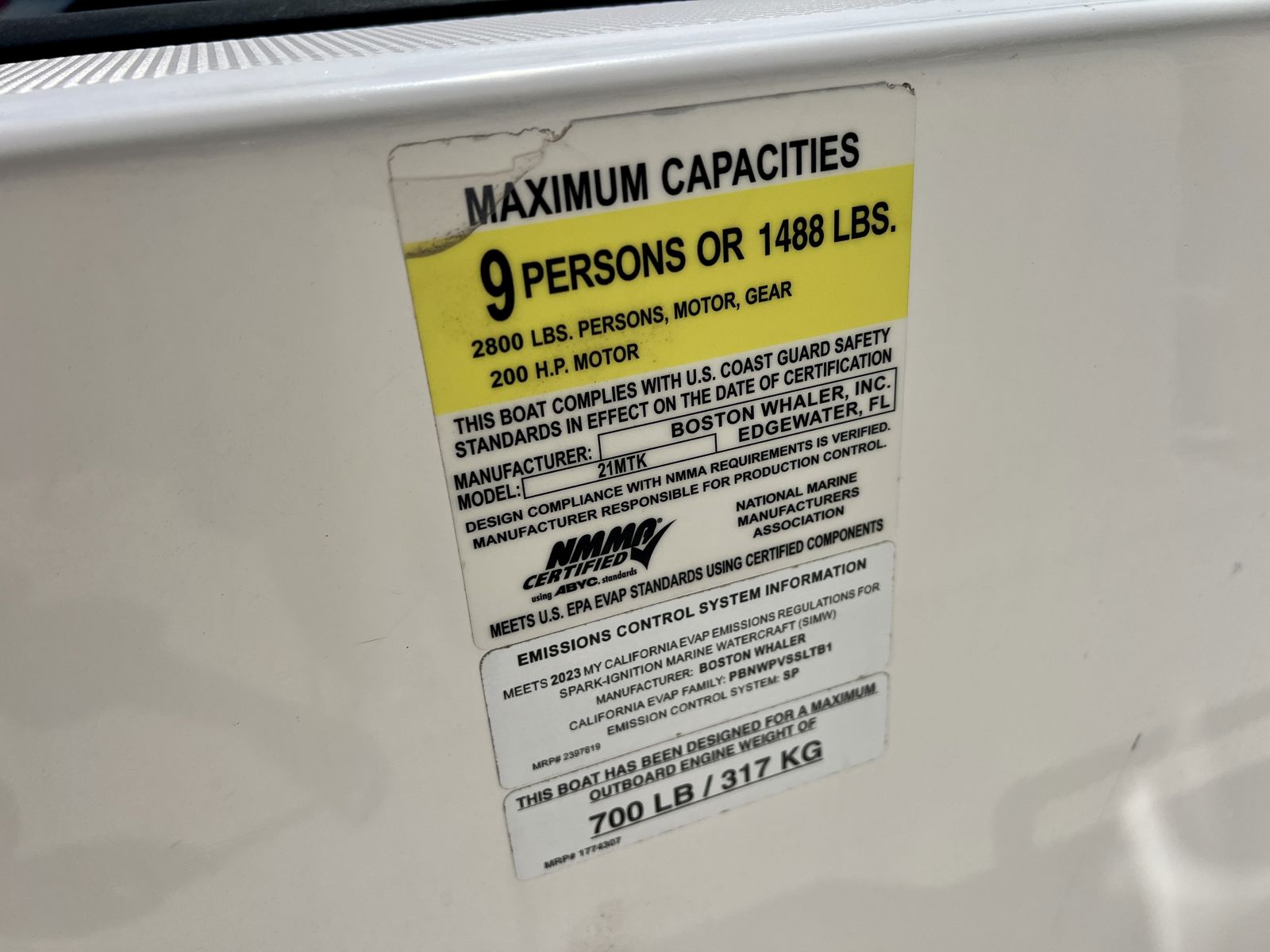 2023 Boston whaler 210 Montauk-25