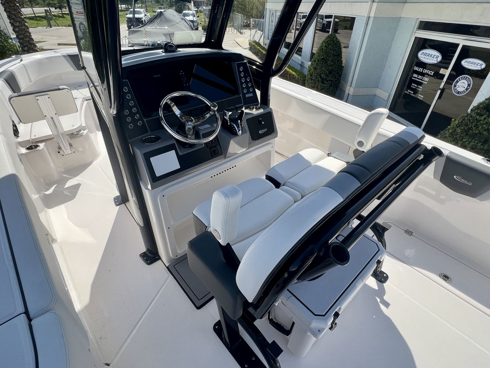 2025 Robalo R250-5