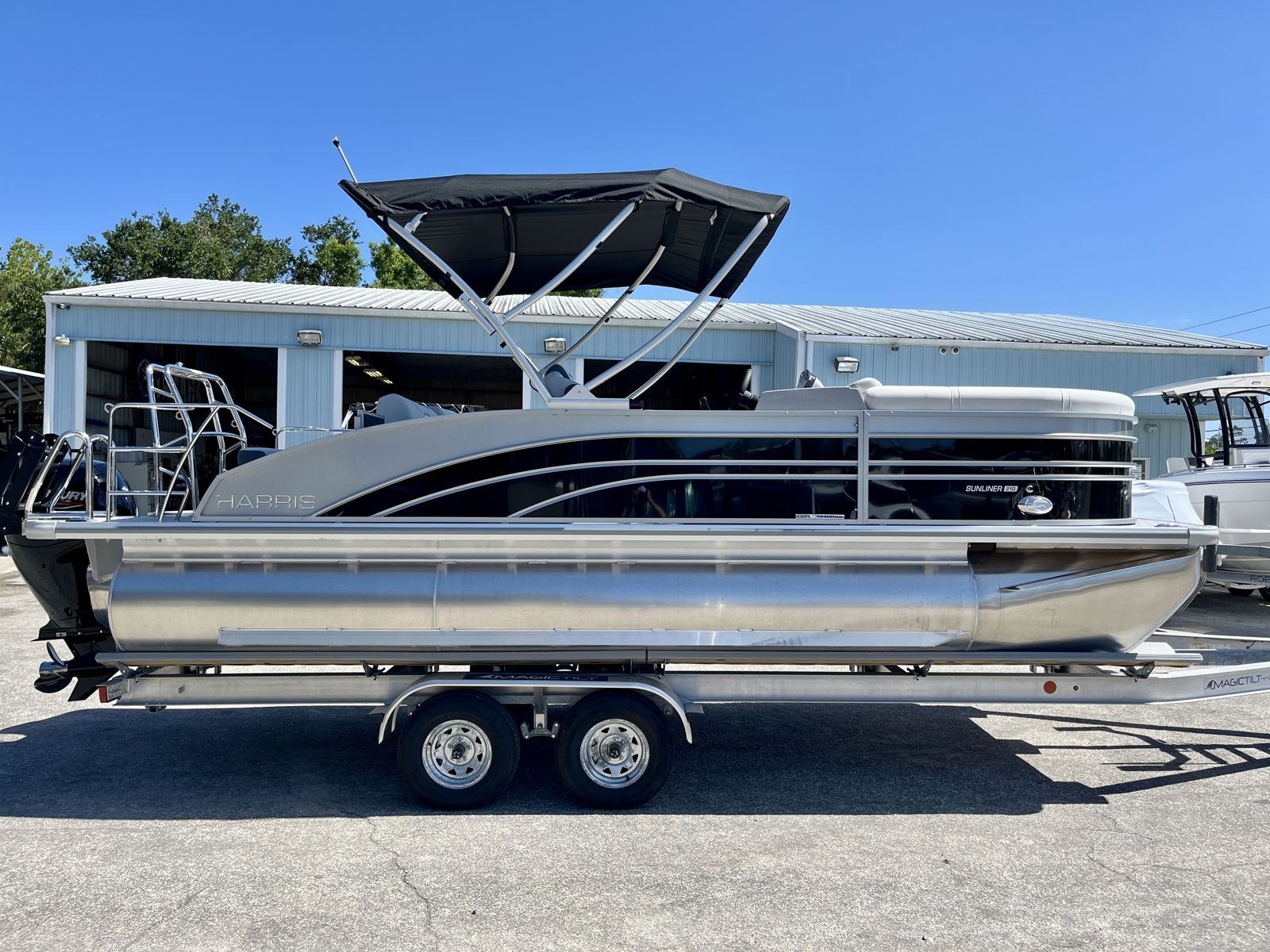 2025 Harris Sunliner 210-6
