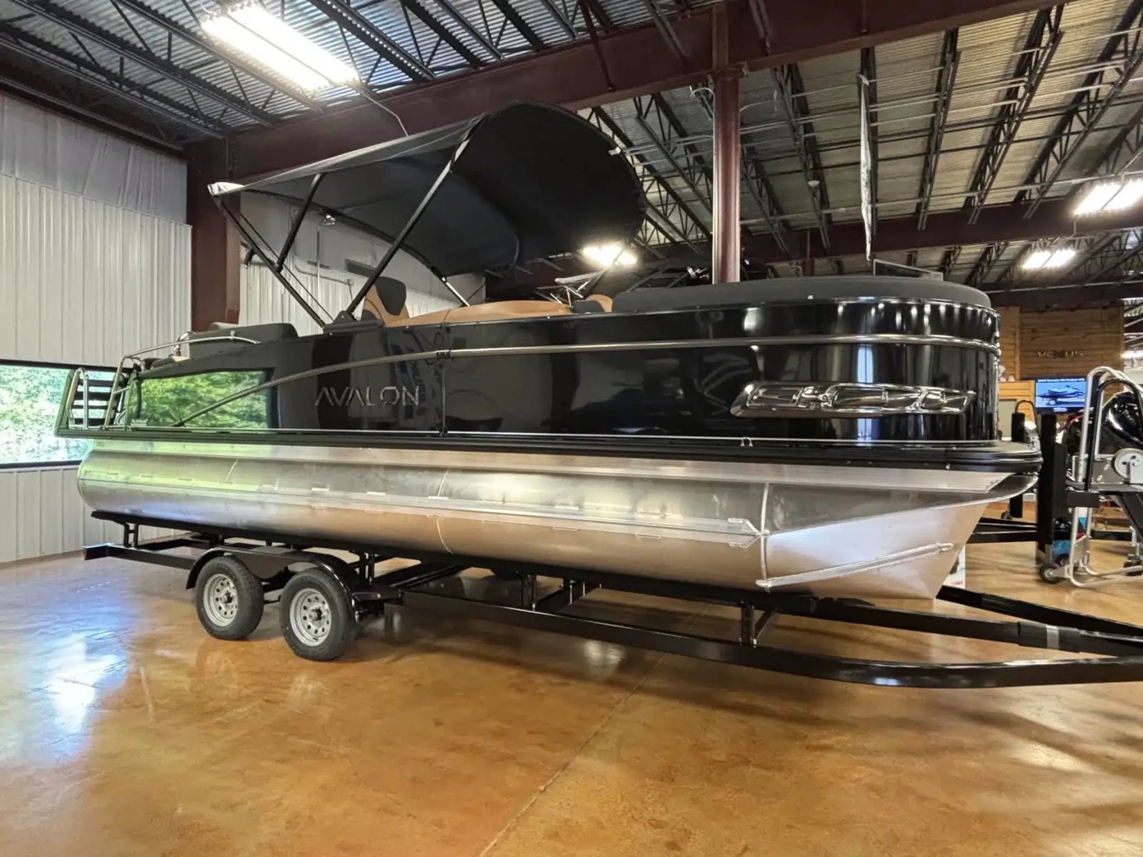 2027 Avalon Catalina Quad Lounger Shift - 2