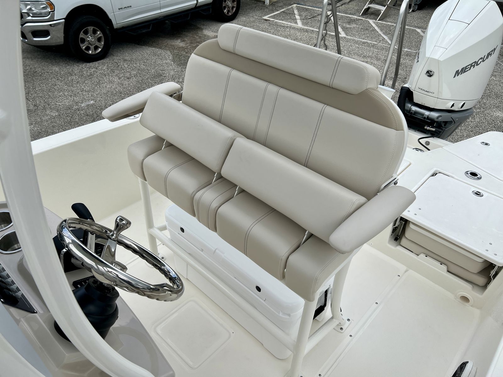 2026 Boston whaler 25DNT-19