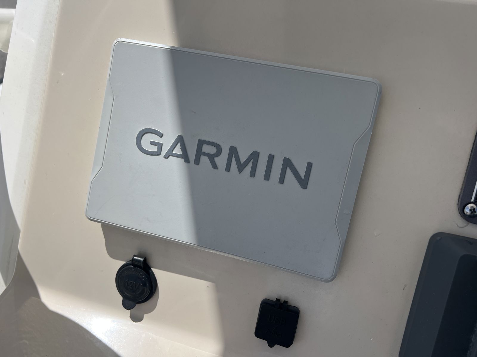 2023 Boston whaler 210 Montauk-13