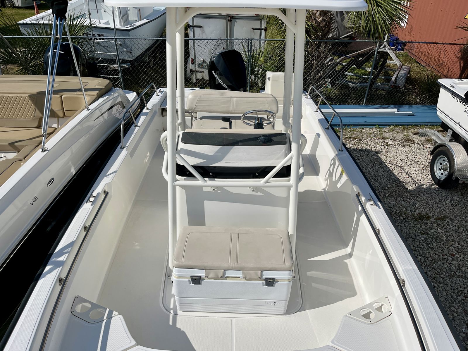 2023 Boston whaler 210 Montauk-10