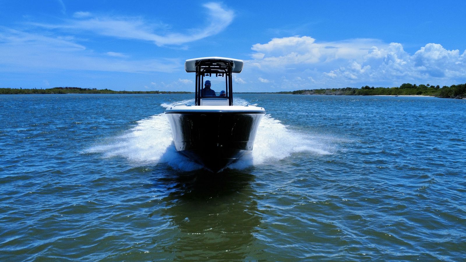 2024 Robalo R230-33