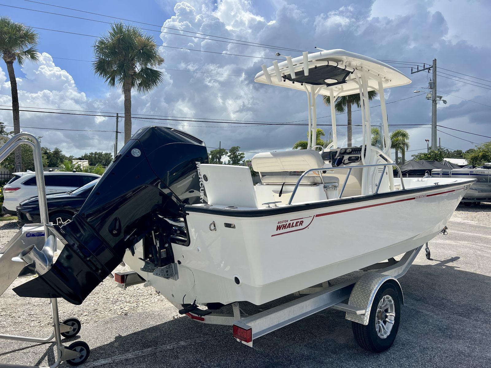 2023 Boston whaler 210 Montauk-7