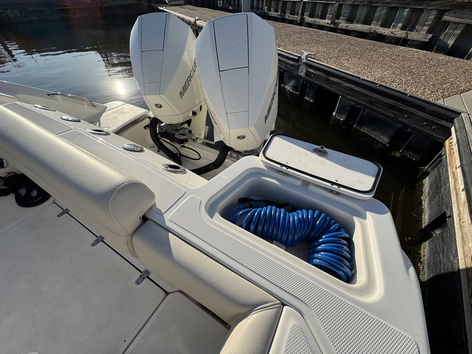 2023 Boston whaler 250 Outrage-21