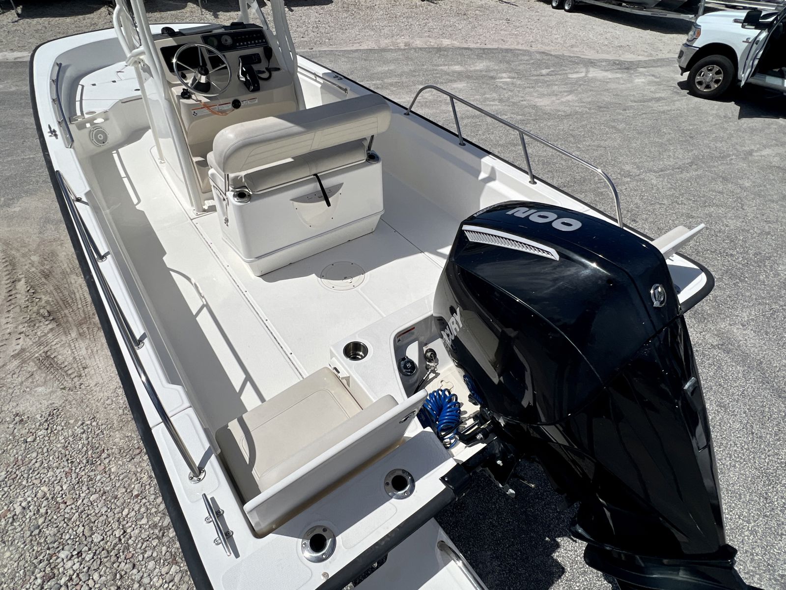 2023 Boston whaler 210 Montauk-8