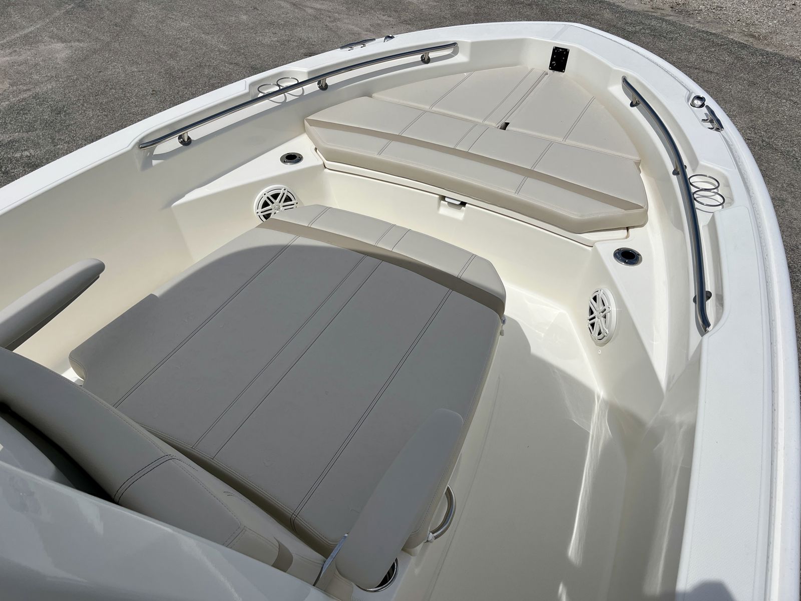 2026 Boston whaler 22DNT-27
