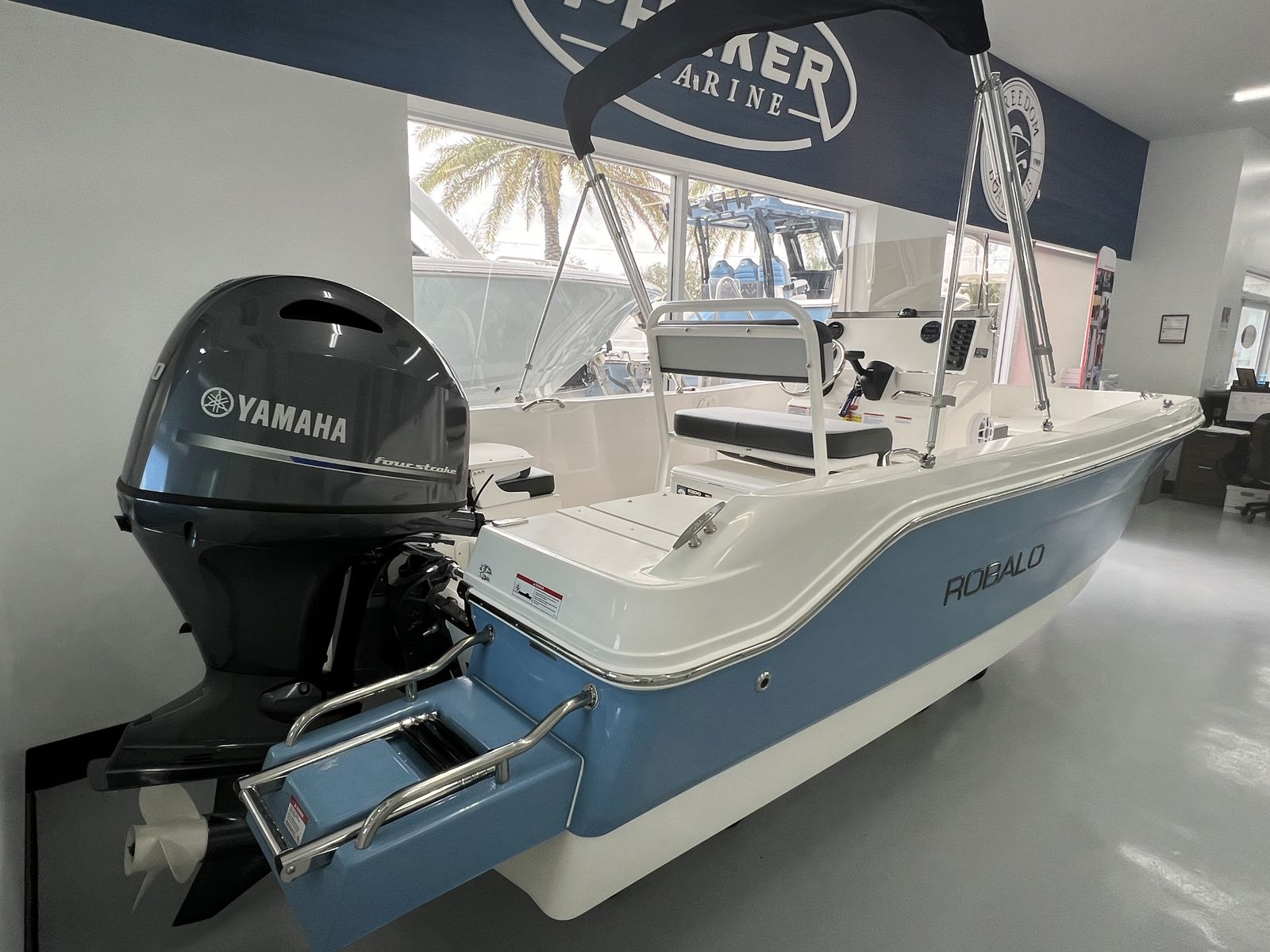 2026 Robalo R160-3