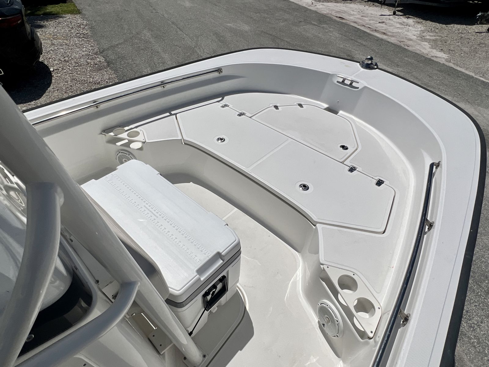 2023 Boston whaler 210 Montauk-17