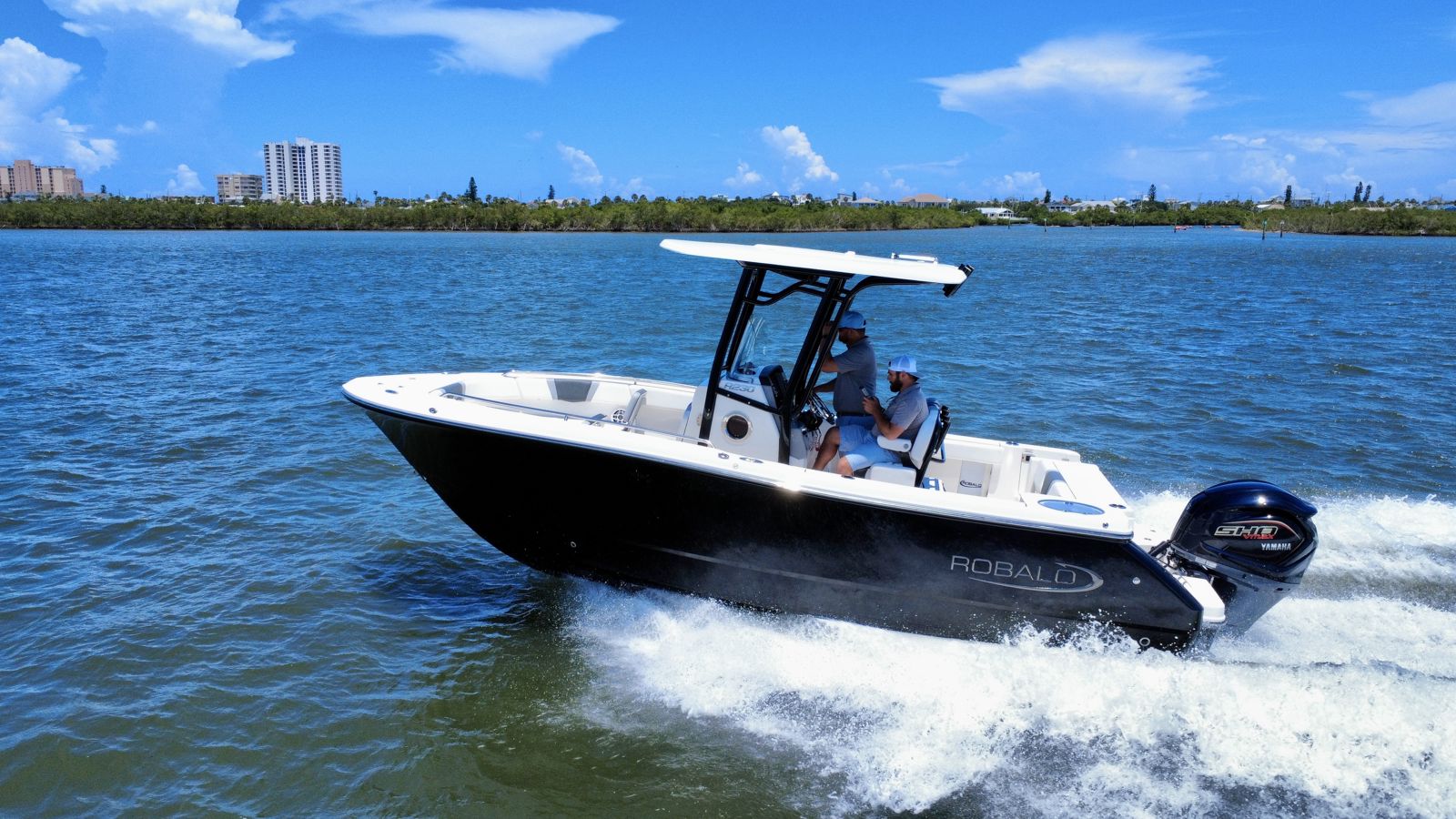 2024 Robalo R2300