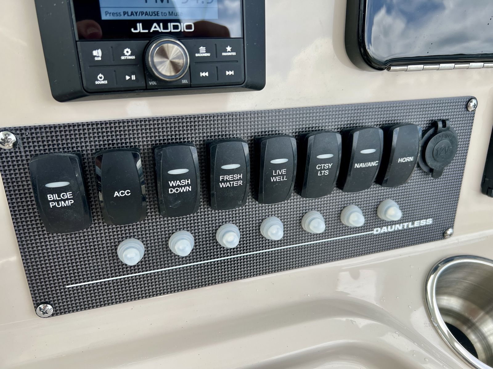 2026 Boston whaler 25DNT-23