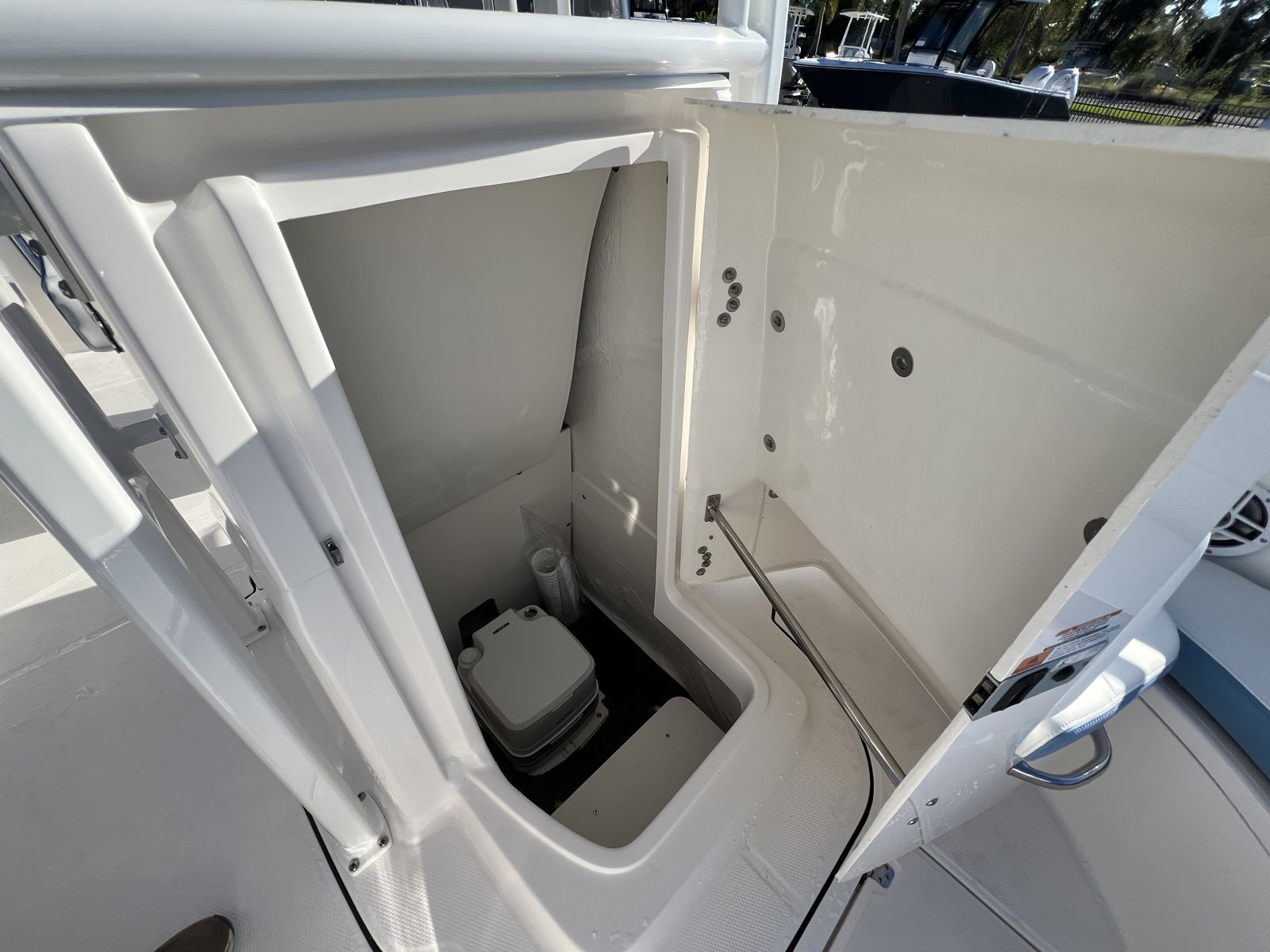 2026 Robalo R222-22