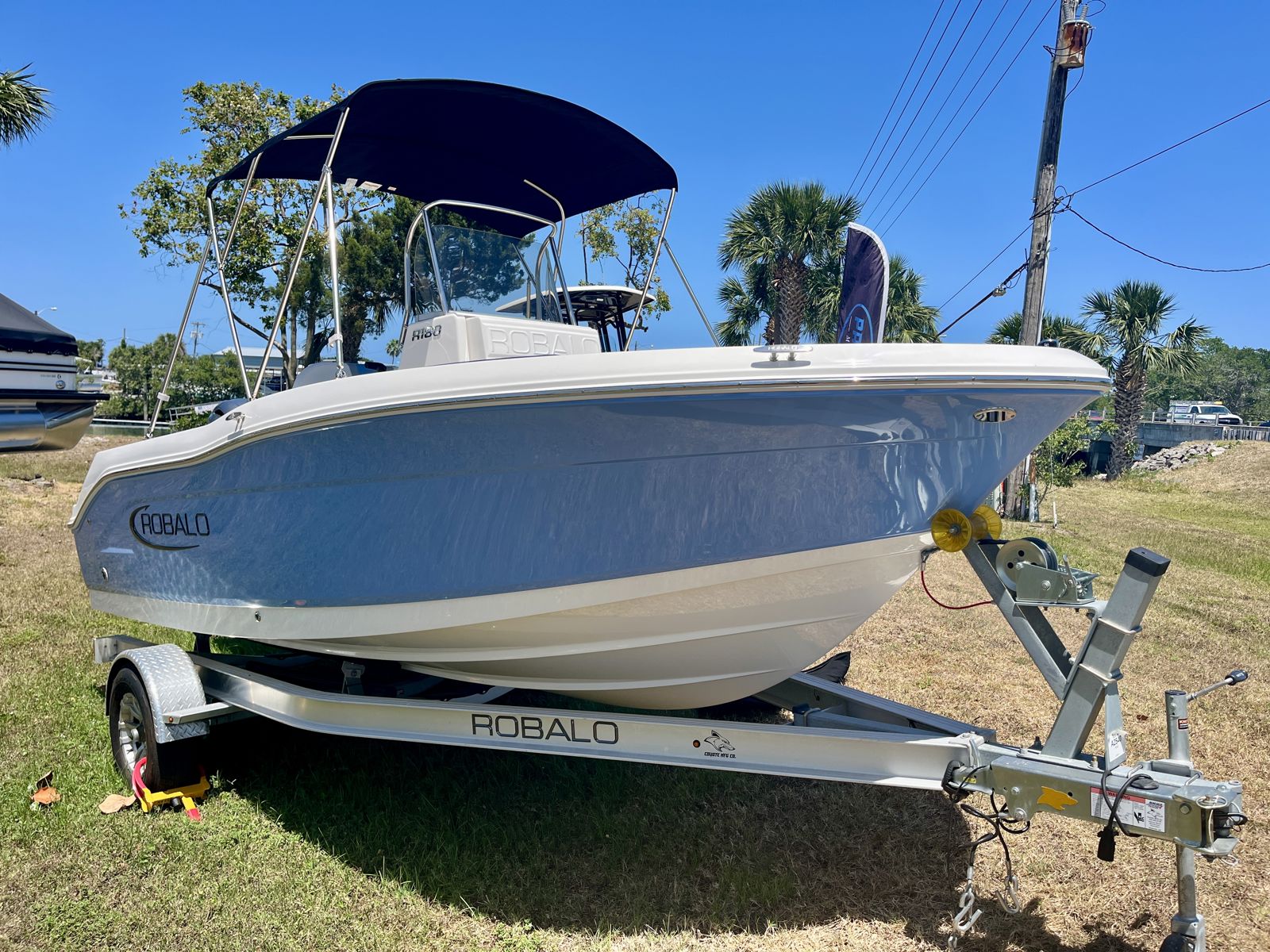 2024 Robalo R1800
