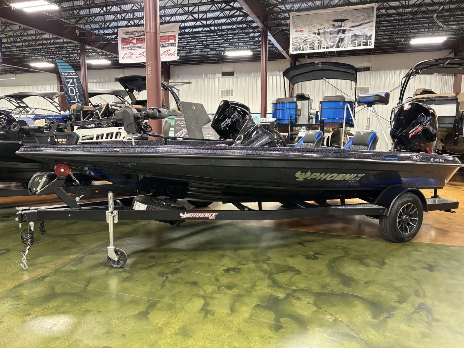 2026 Phoenix 818 PRO - 2