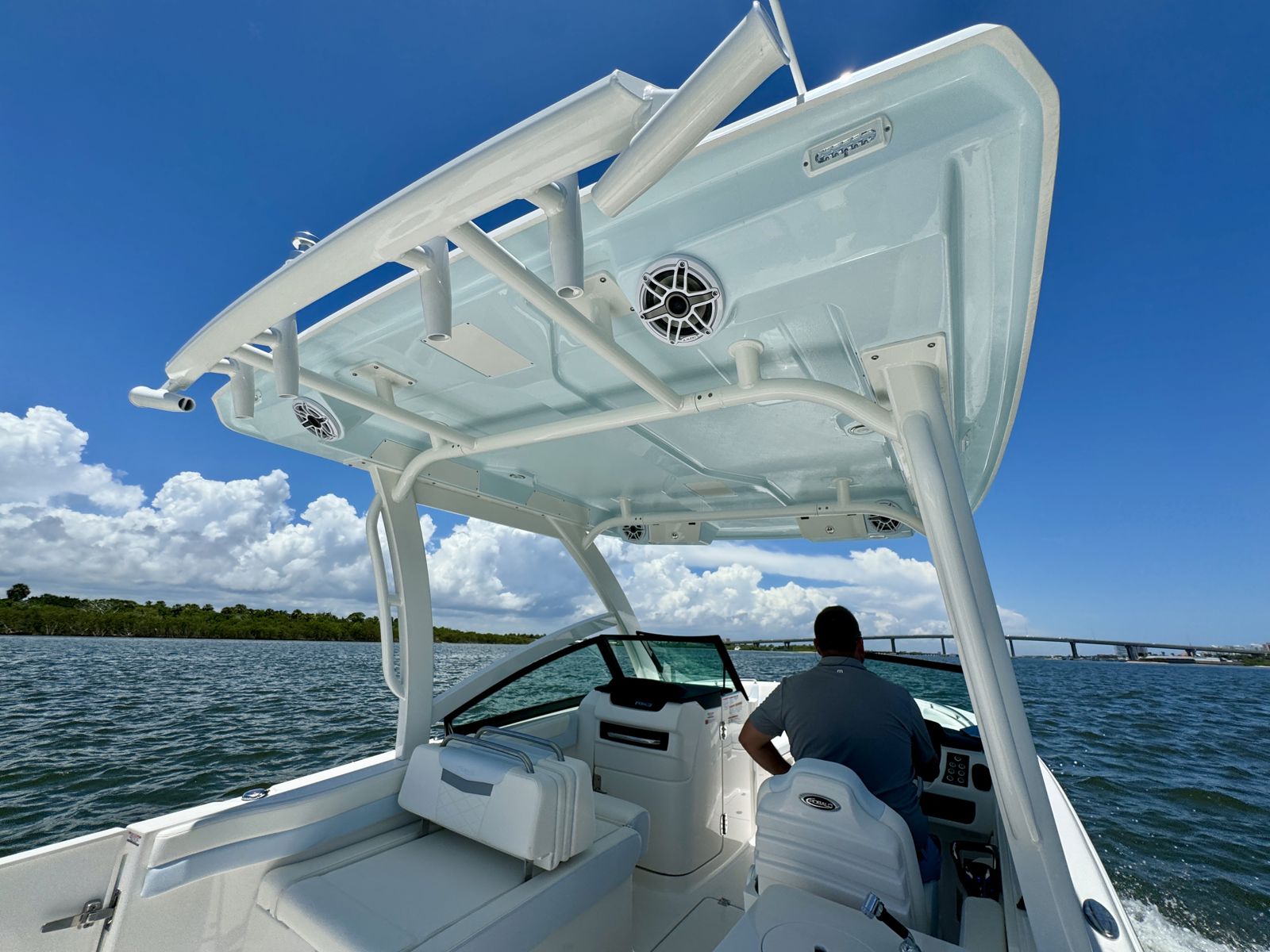 2025 Robalo R257-7