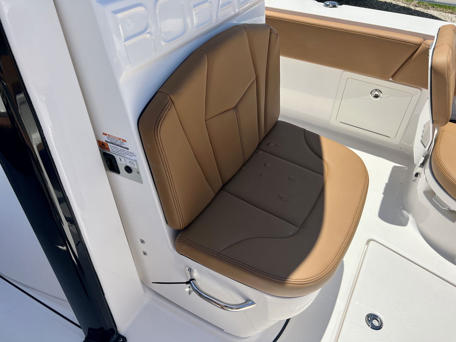 2025 Robalo 266 Cayman-16
