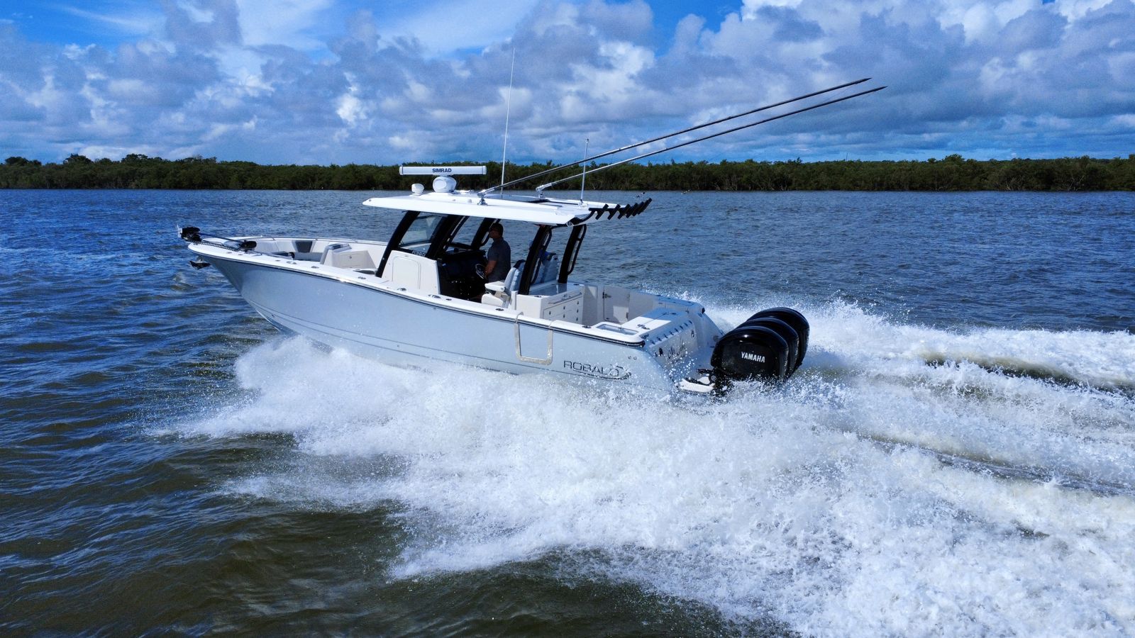 2022 Robalo R360-12