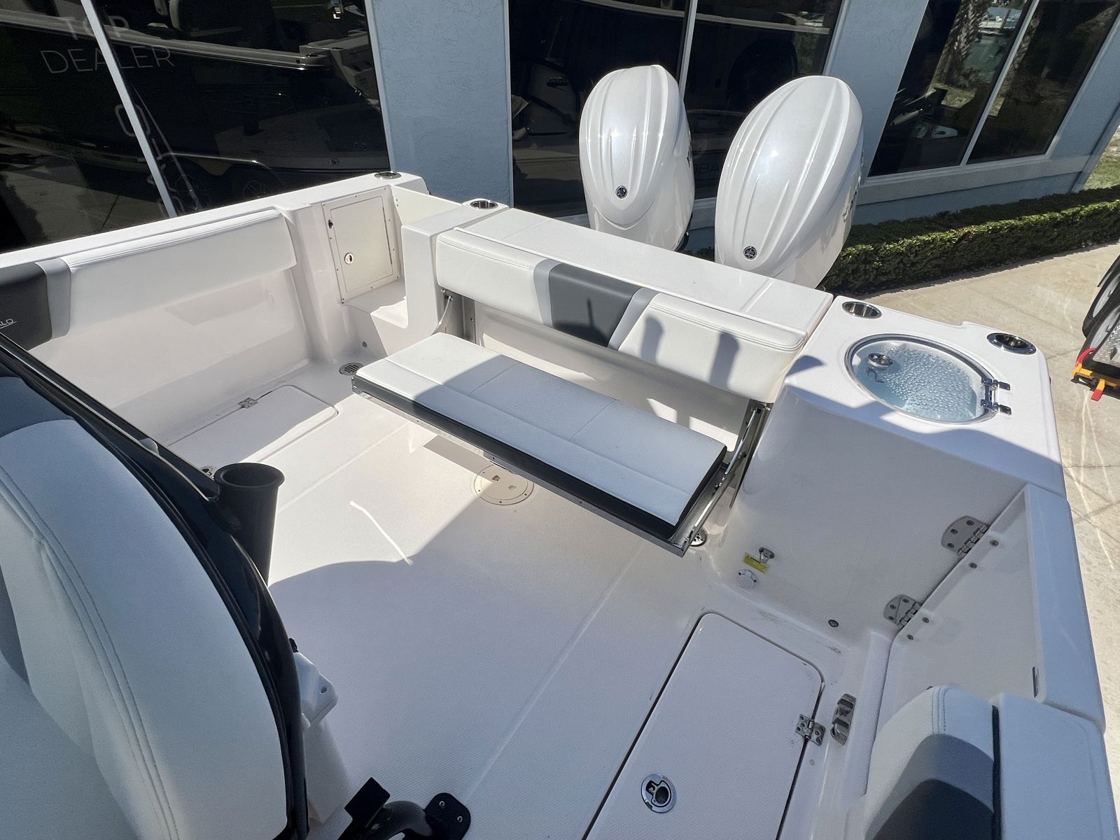 2025 Robalo R250-7