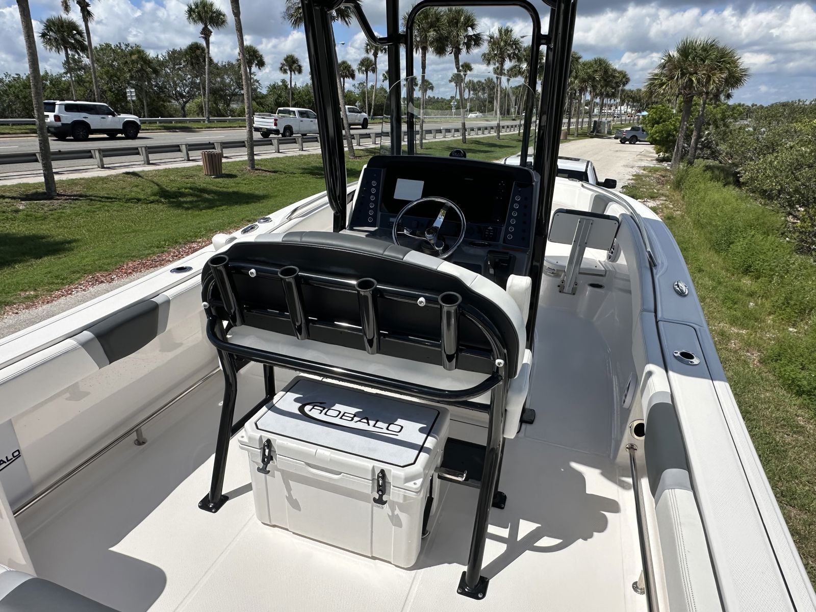 2024 Robalo R230-9