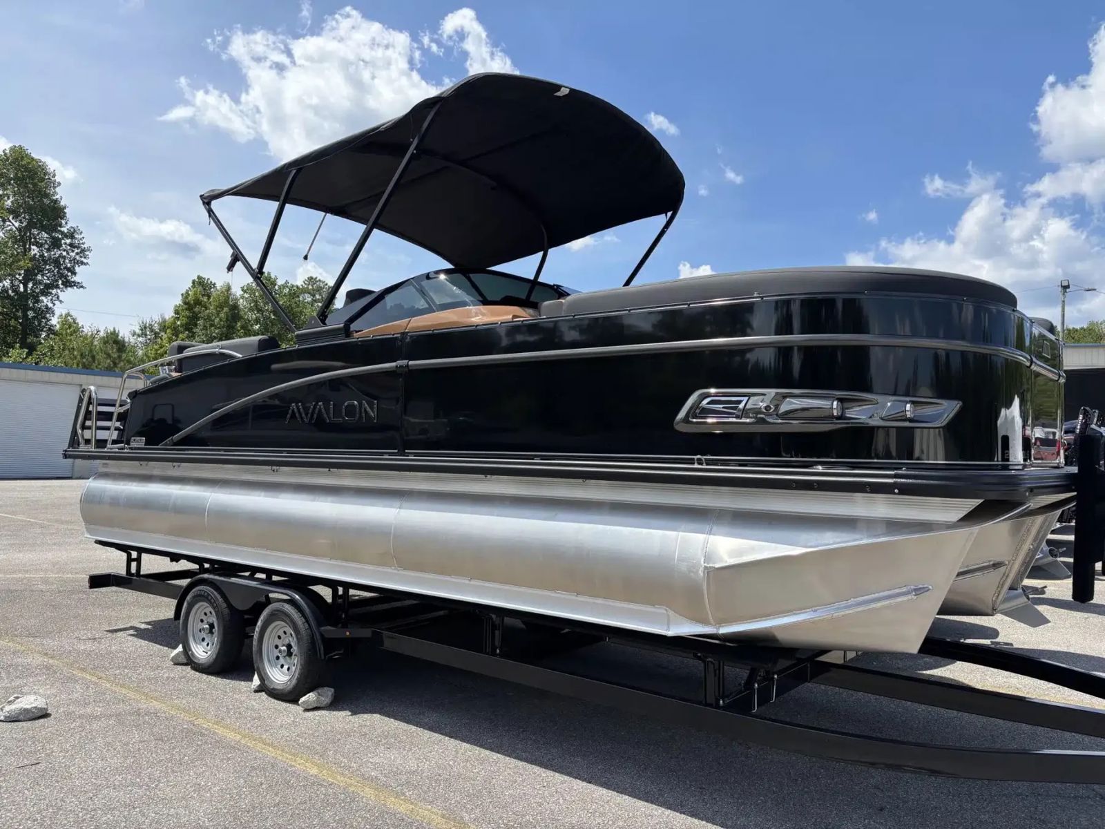 2027 Avalon Catalina Quad Lounger Shift Windshield - 2