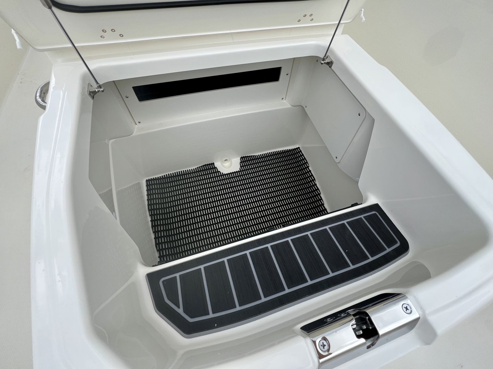2026 Boston whaler 25DNT-31