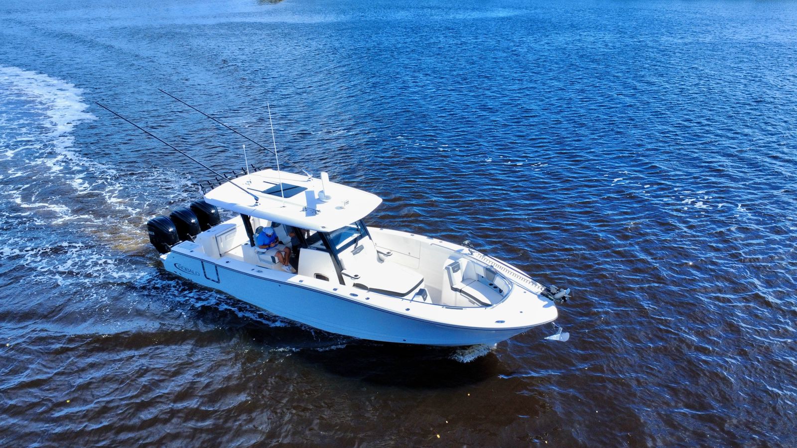 2022 Robalo R360-21