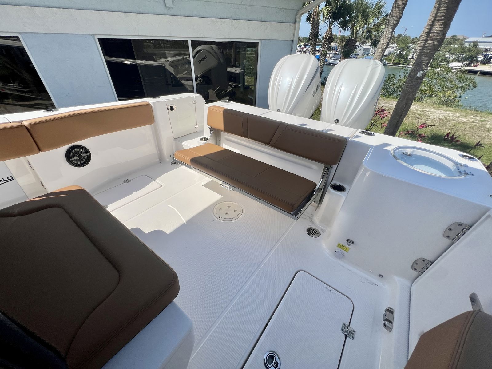 2025 Robalo R270-4