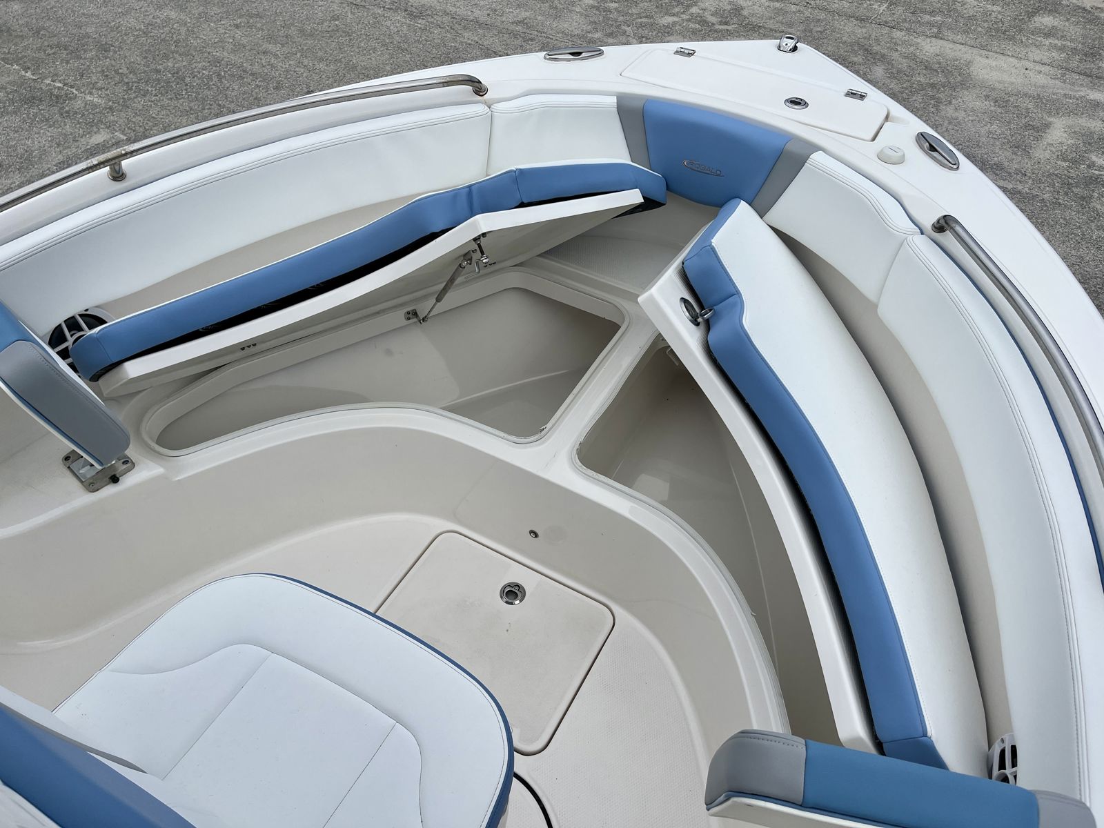 2024 Robalo r222 R222-1-14
