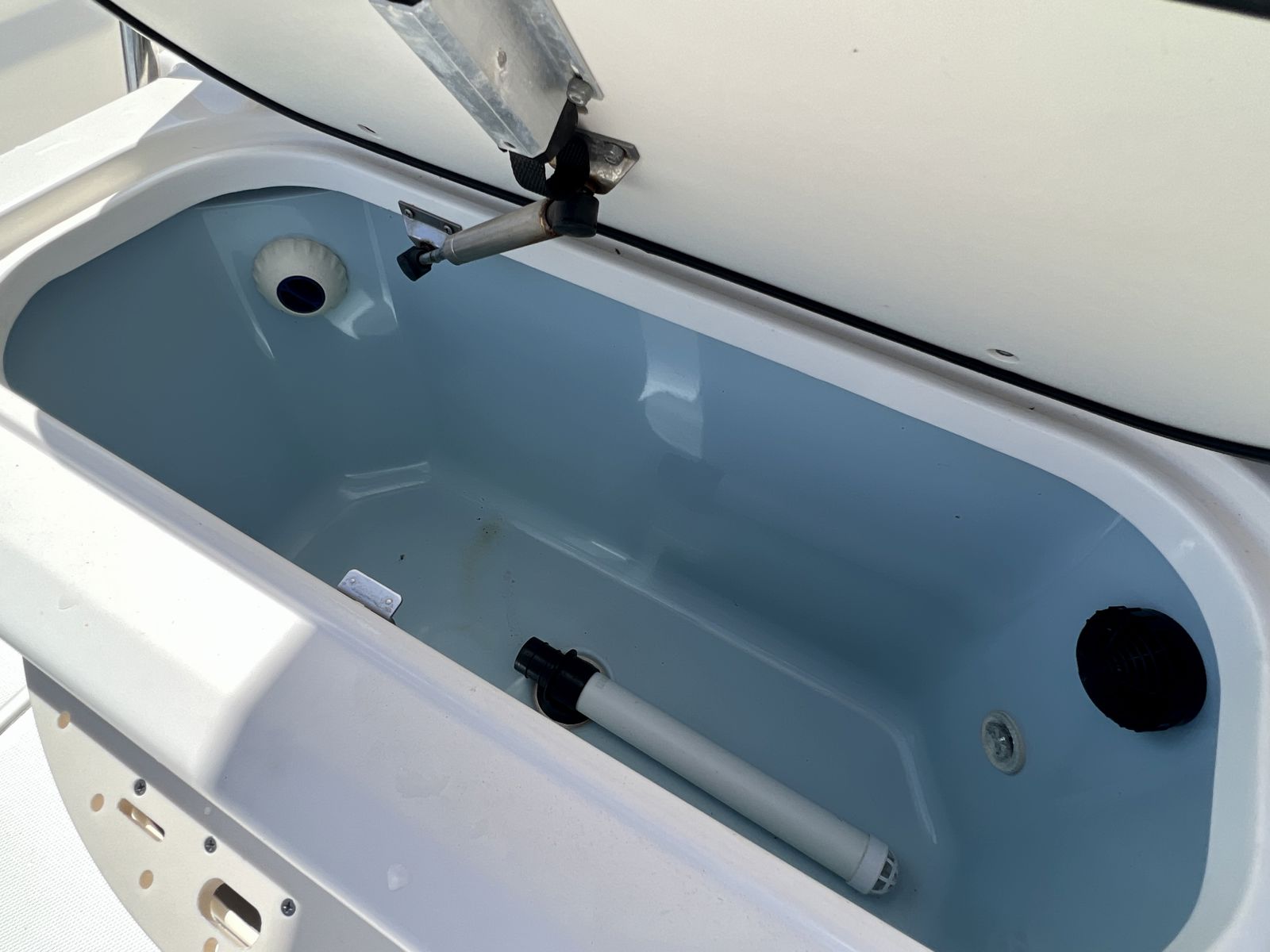 2023 Boston whaler 210 Montauk-23