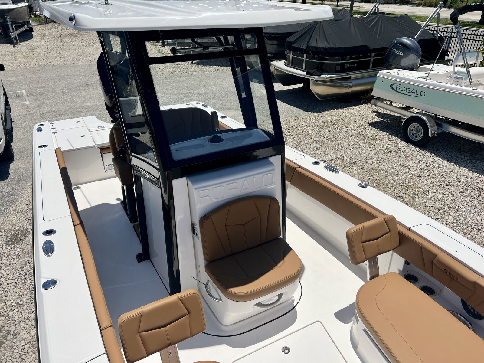 2025 Robalo 266 Cayman-35