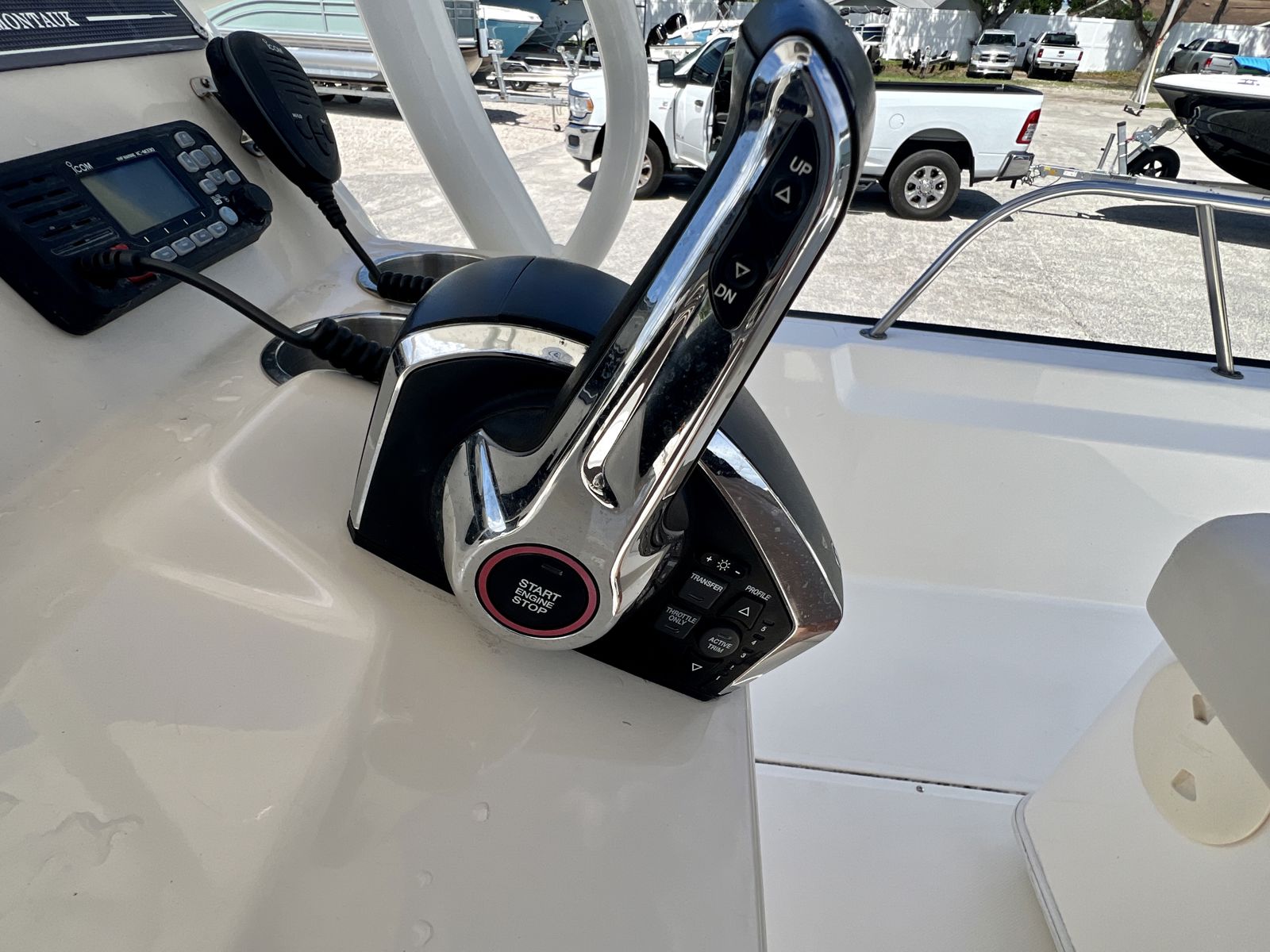 2023 Boston whaler 210 Montauk-15