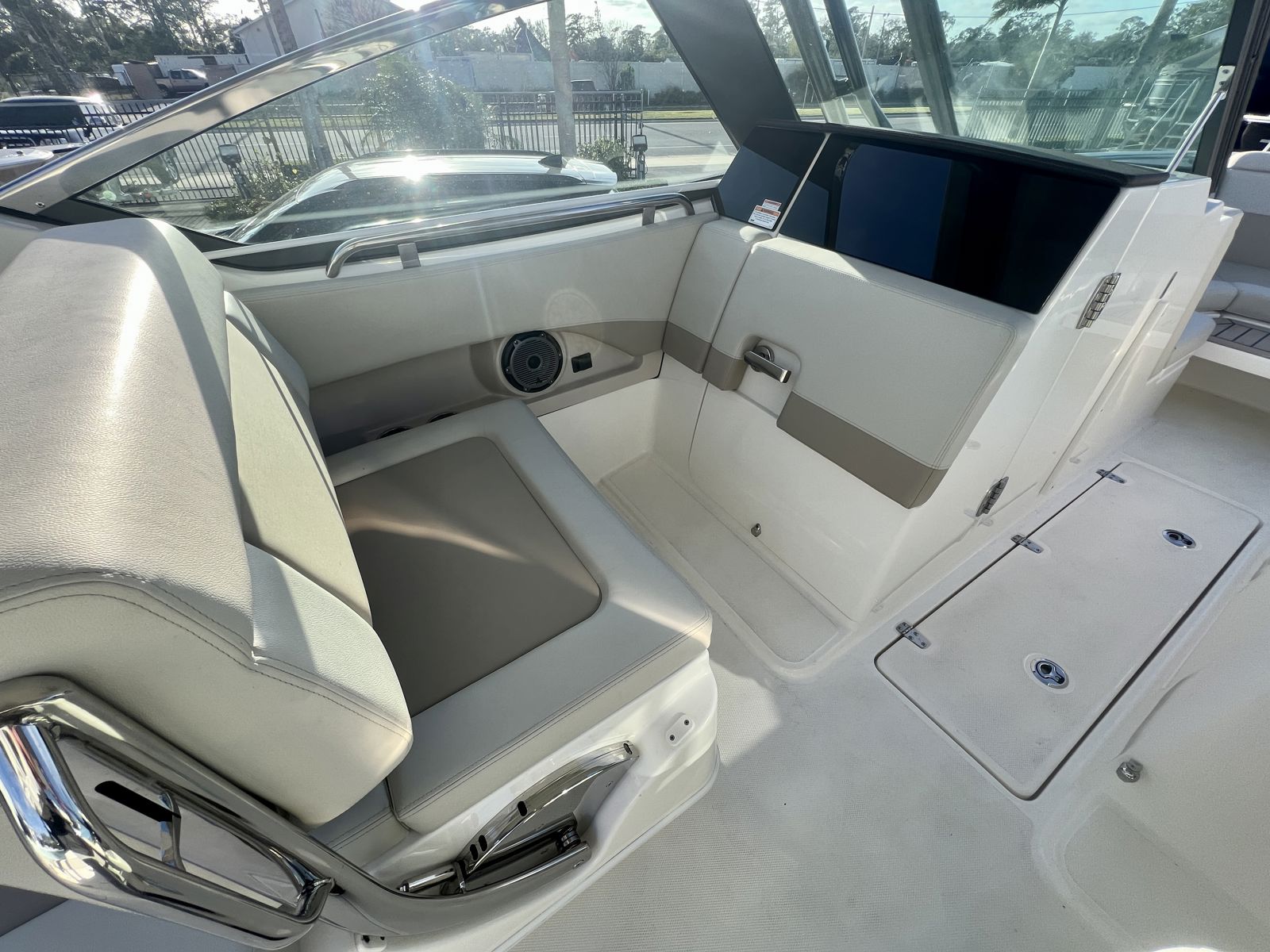 2025 Boston whaler 24VNT-13