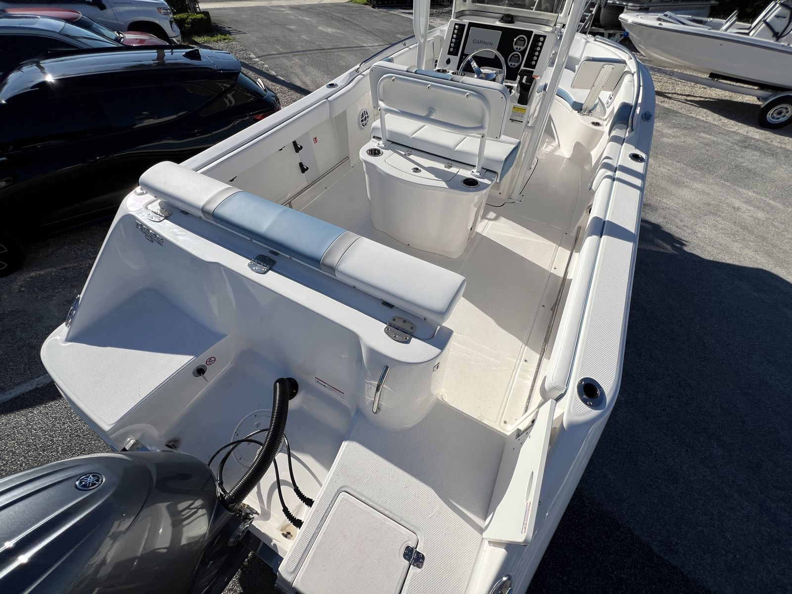 2026 Robalo R222-9