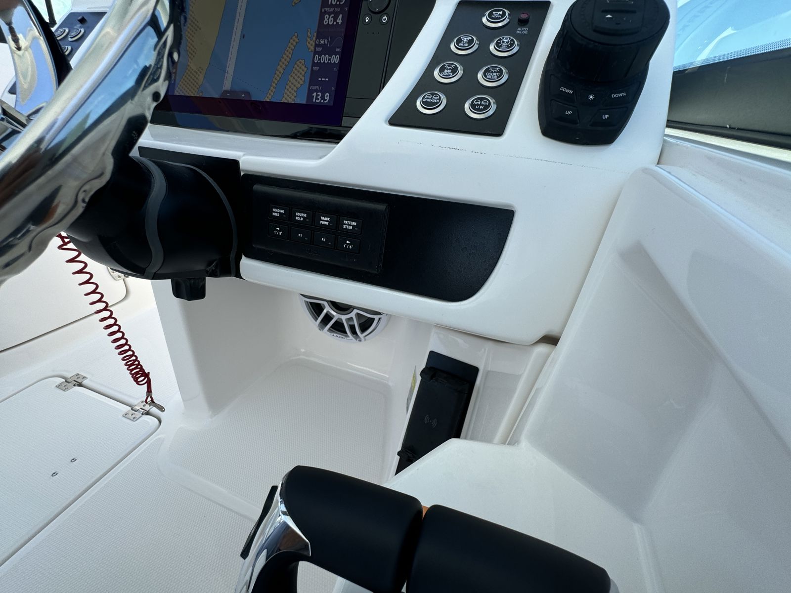 2025 Robalo R257-5