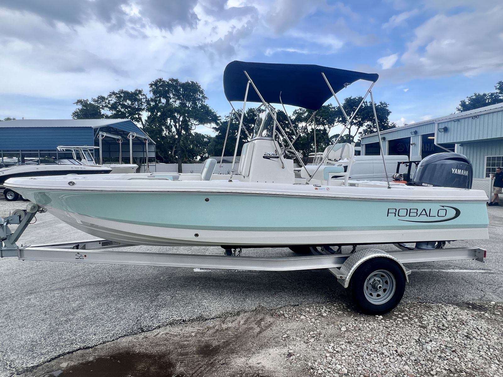 2024 Robalo 206 Cayman-4