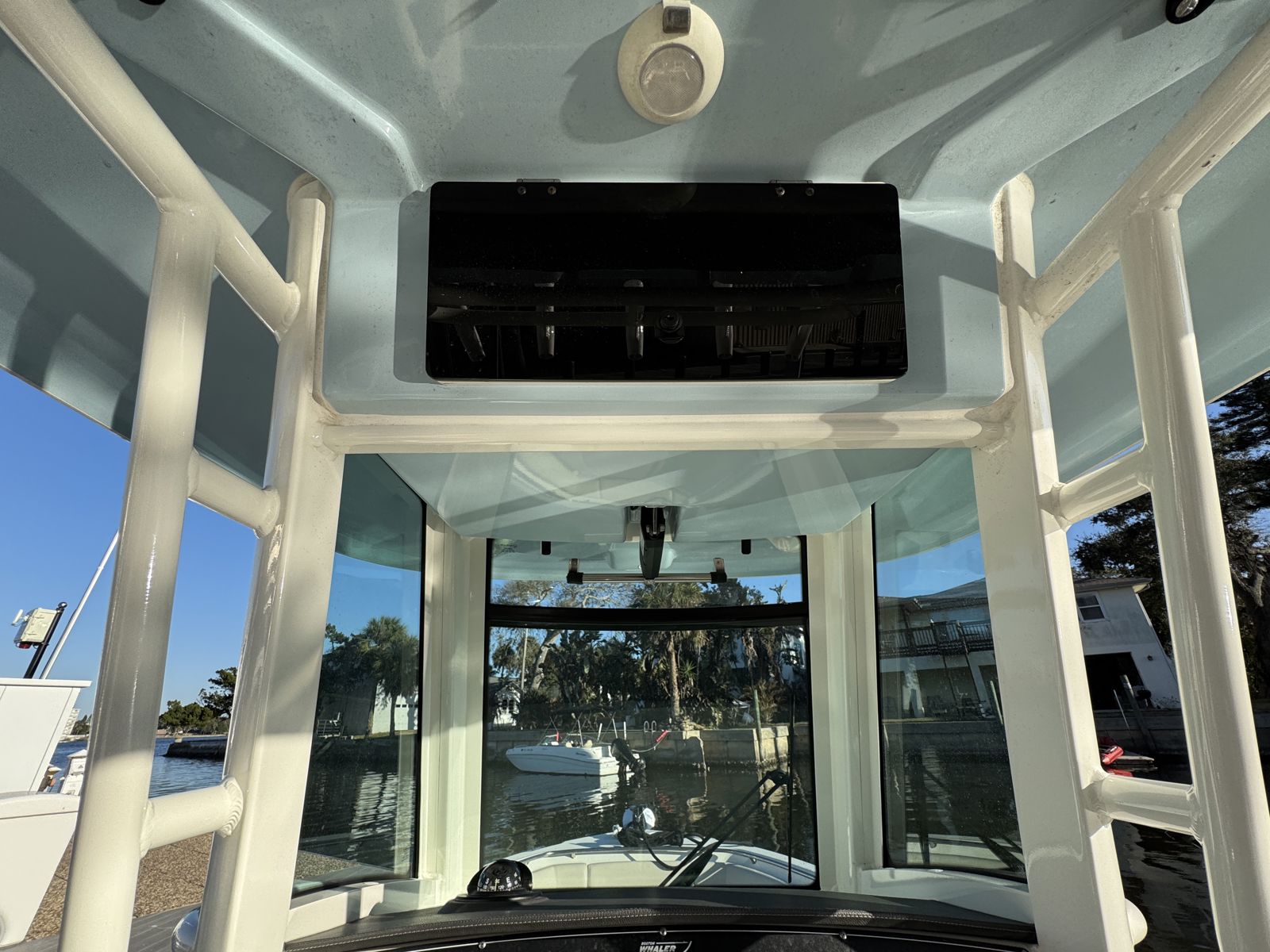 2023 Boston whaler 250 Outrage-8